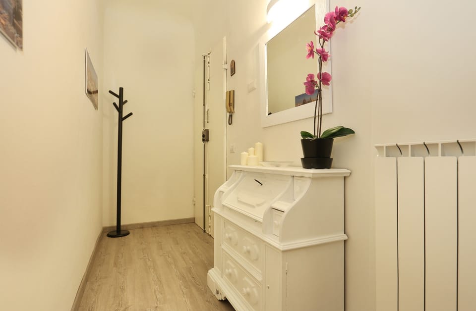 Apartment, 1 Bedroom | Interior entrance