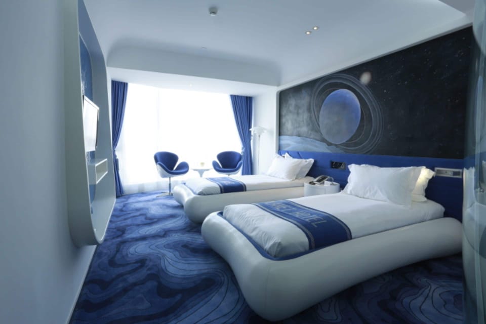 Twin Room | Premium bedding, minibar, in-room safe, desk