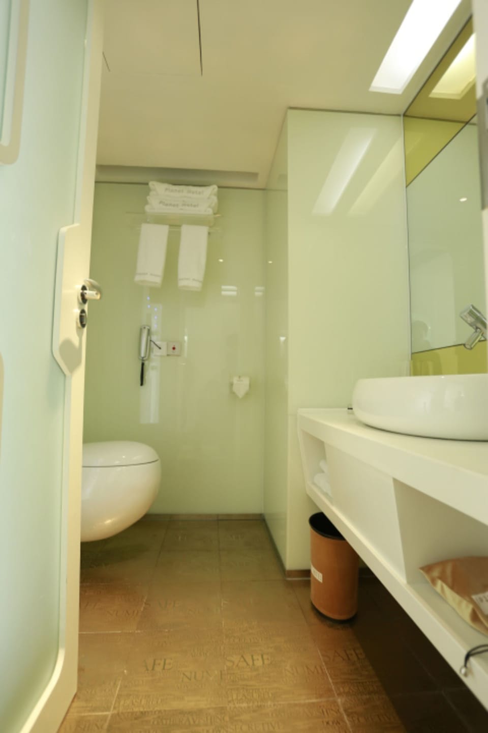 Business Double Room | Bathroom | Free toiletries, hair dryer, slippers, towels