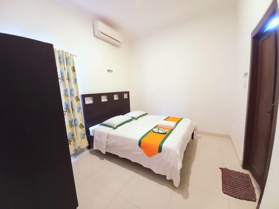 Family House, 6 Bedrooms | 6 bedrooms, premium bedding, soundproofing, free WiFi
