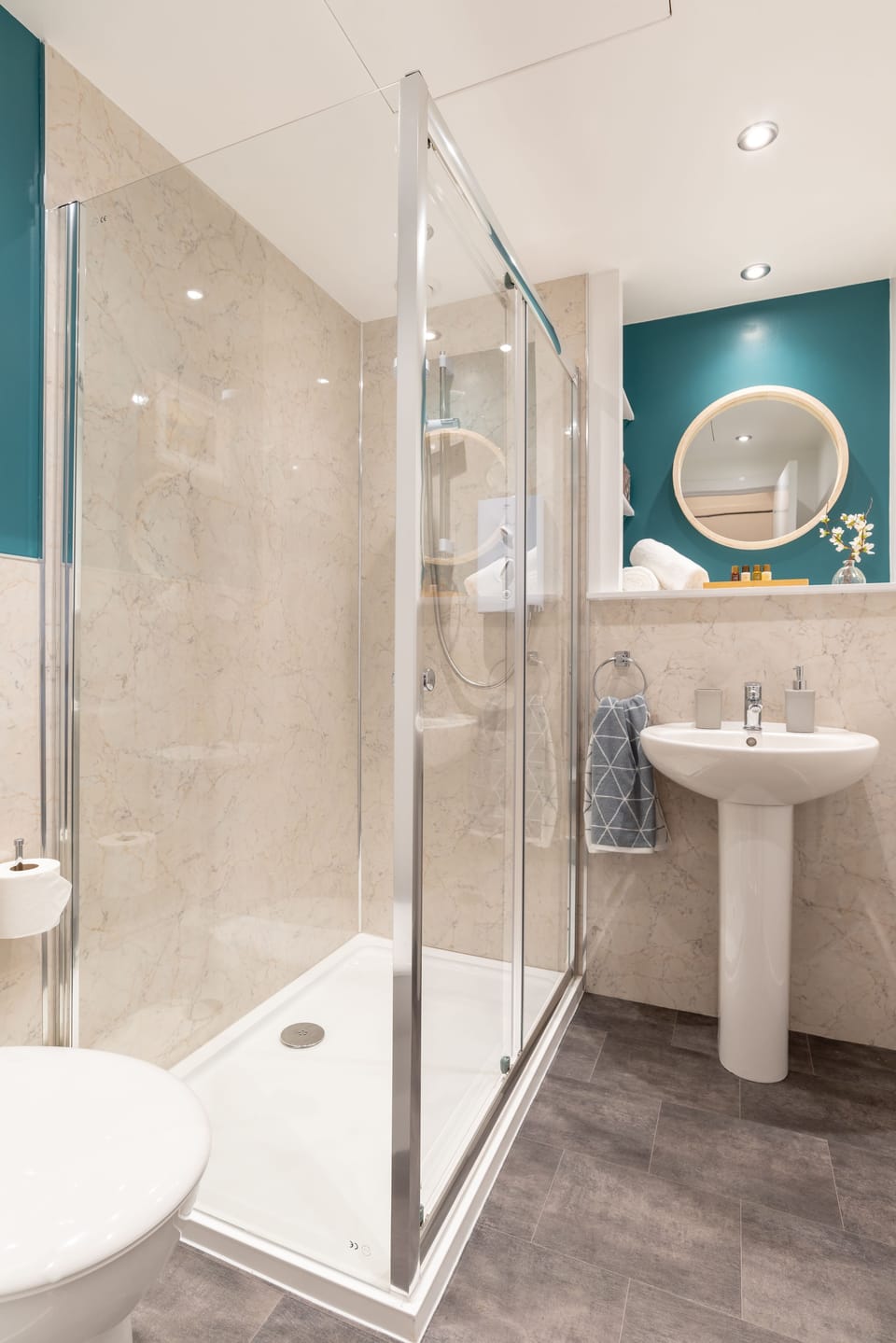 Bathroom shower