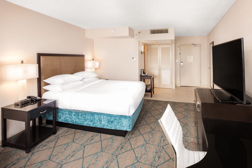 Premium bedding, pillowtop beds, minibar, in-room safe