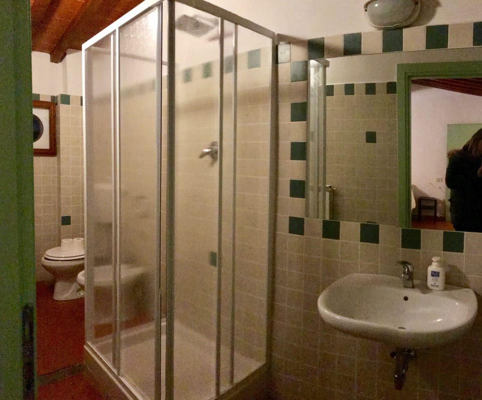 Apartment, 3 Bedrooms | Bathroom | Shower, rainfall showerhead, bidet, towels