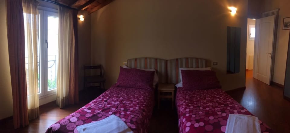 Apartment, 1 Bedroom | 1 bedroom, iron/ironing board, cribs (surcharge), WiFi (free)