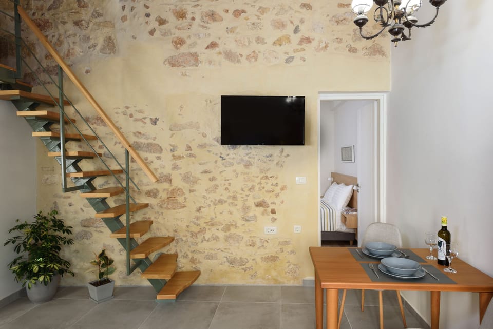 City Apartment | Dining room