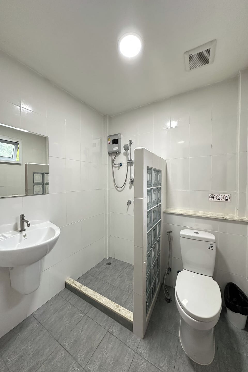 Bungalow, 1 Double Bed | Bathroom | Shower, hair dryer, towels, soap