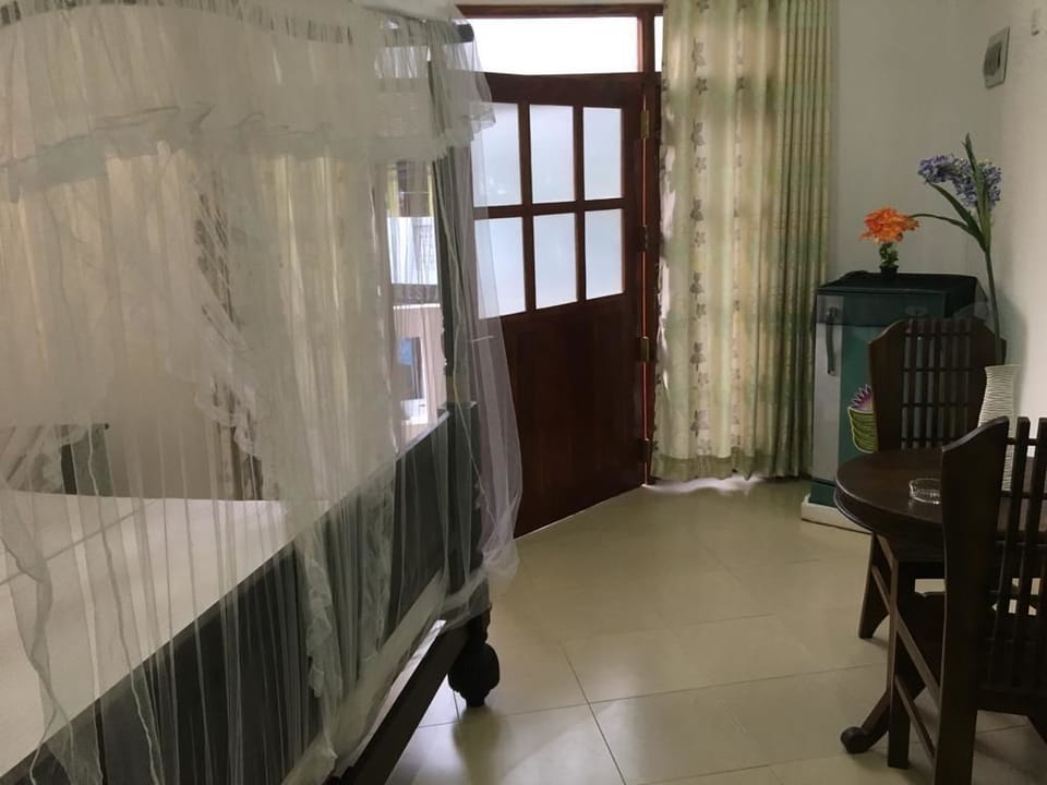 2 bedrooms, individually decorated, individually furnished, desk