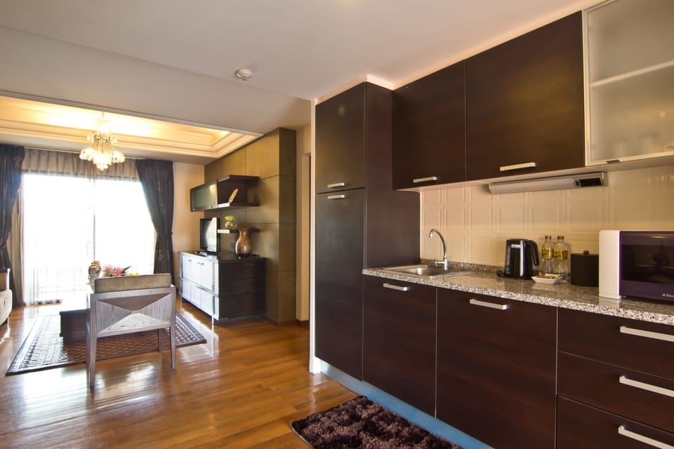 Full-size fridge, coffee/tea maker