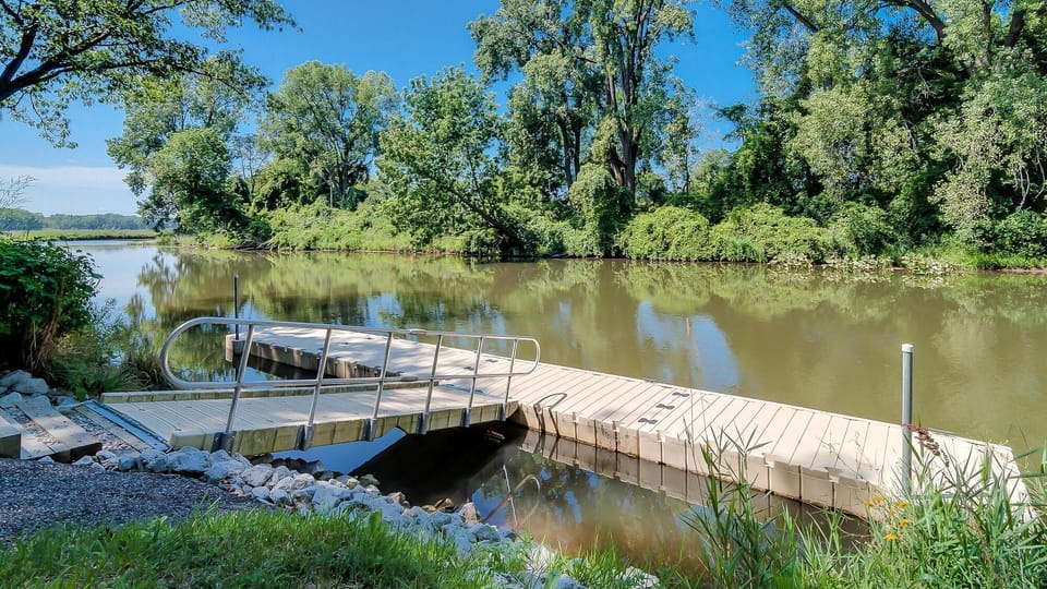 Galien River Park Canoe, Kayak, or PUP dock