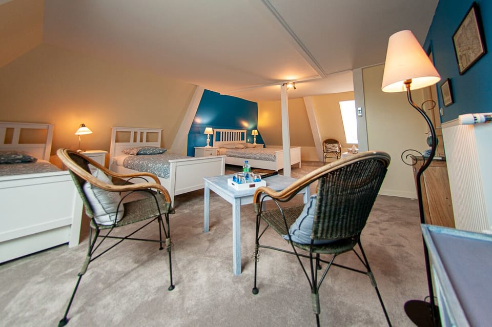 Family Room (Frégate) | Individually decorated, individually furnished, blackout drapes