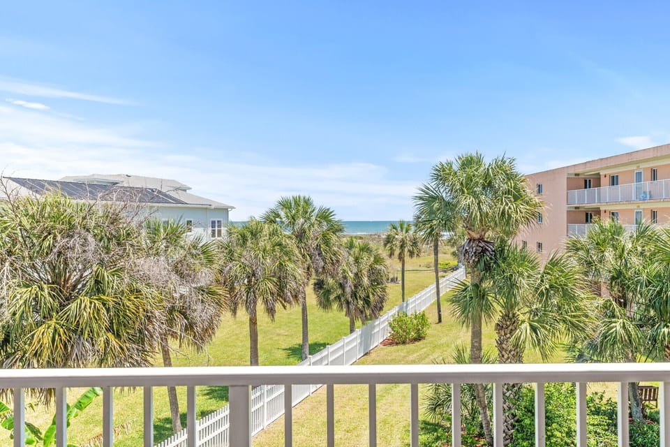 Ocean views are directly ahead from this spacious third floor balcony 