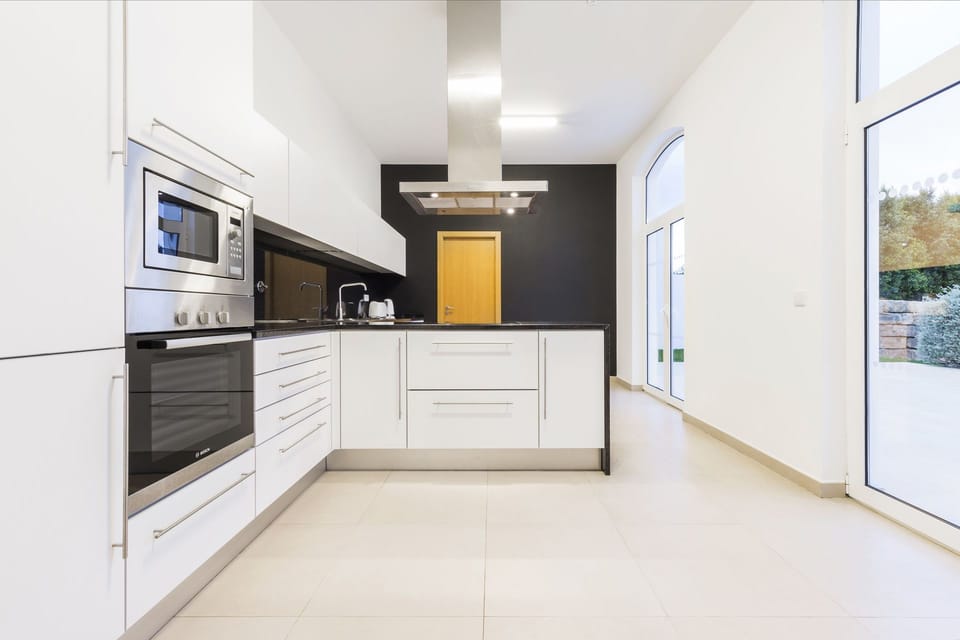 Villa, 4 Bedrooms, Private Pool | Private kitchen | Full-size fridge, microwave, oven, stovetop