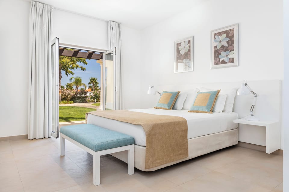 Eden Villas & Apartments Resort in Guia