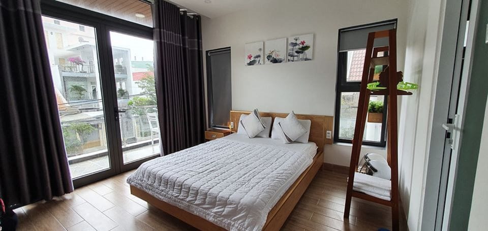 Standard Double Room, 1 Double Bed | Living room | TV