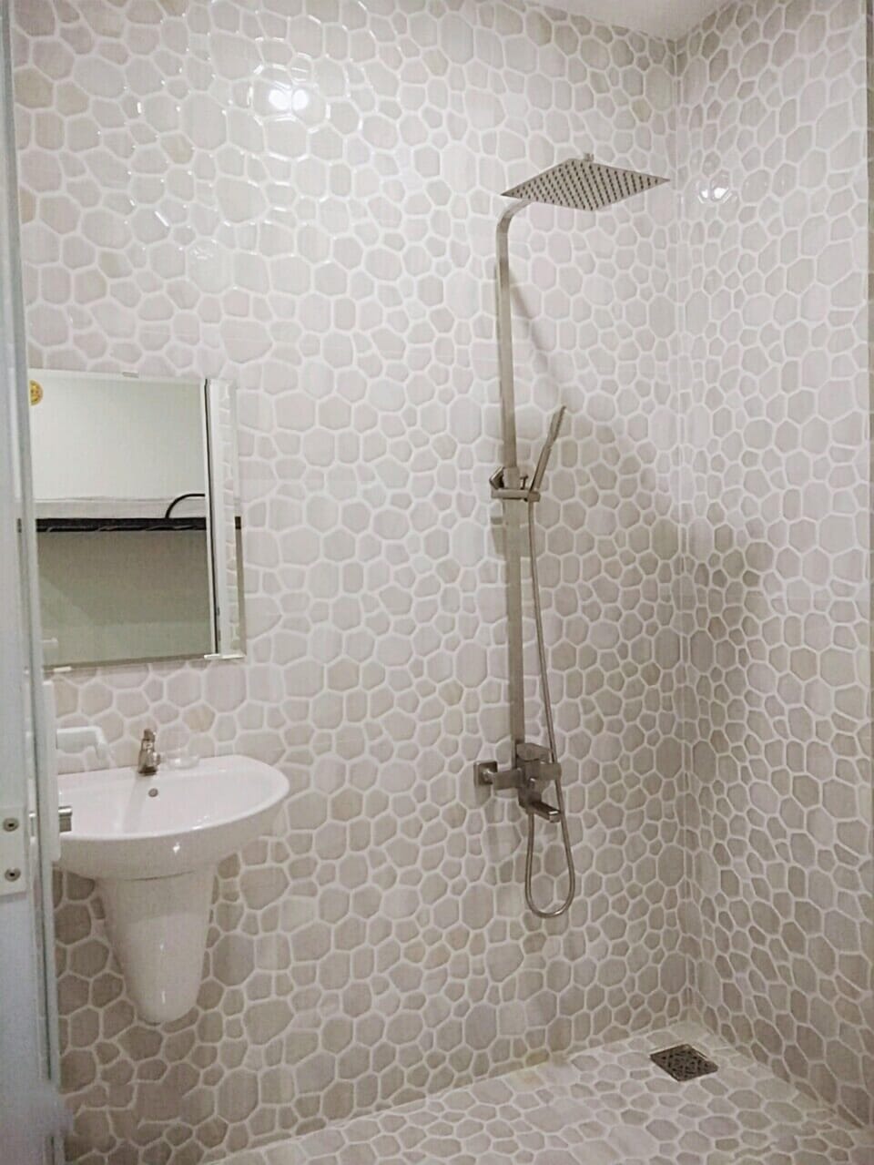 Shower, free toiletries, hair dryer (on request), slippers