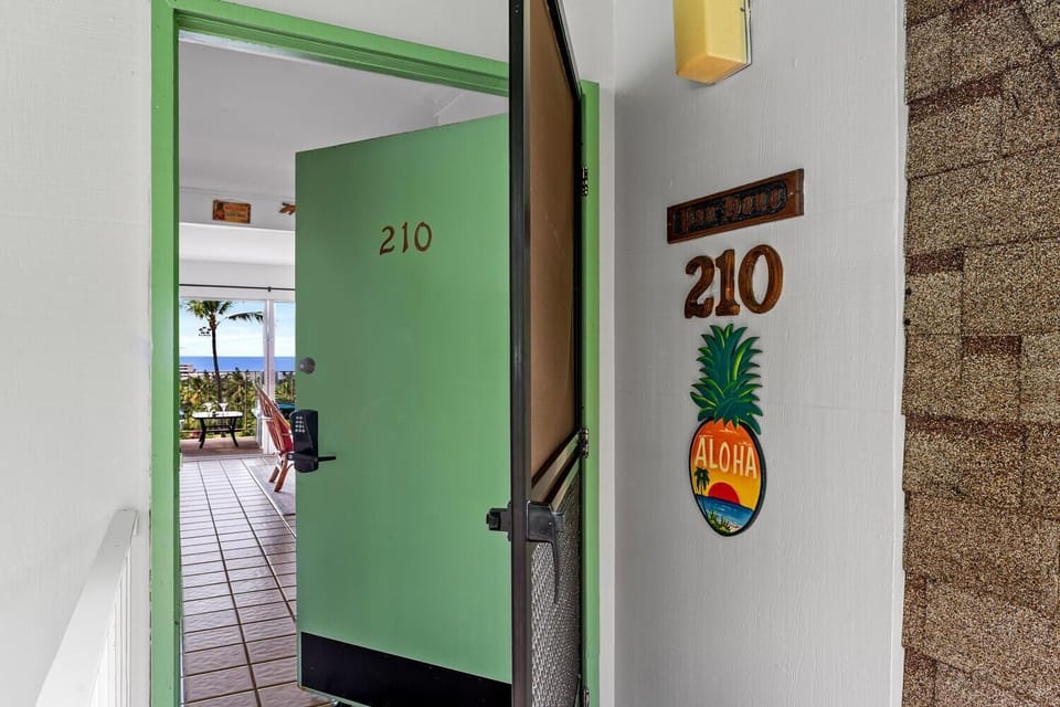Condo, Multiple Beds (Keauhou Akahi 210) | Interior