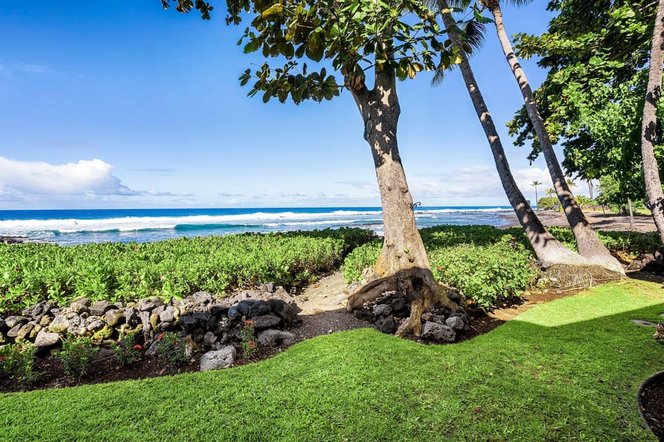 Condo, 1 King Bed, Mountain View (Keauhou Kona Surf & Racquet Club Town) | Property grounds