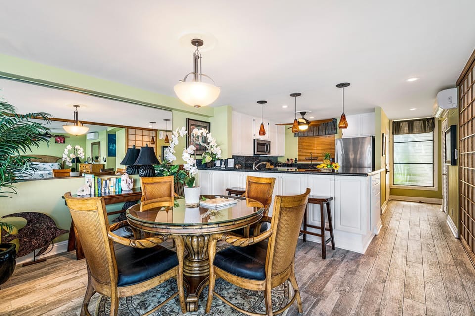 Condo, Multiple Beds, Ocean View (Keauhou Kona Surf & Racquet Club #5-1) | Dining