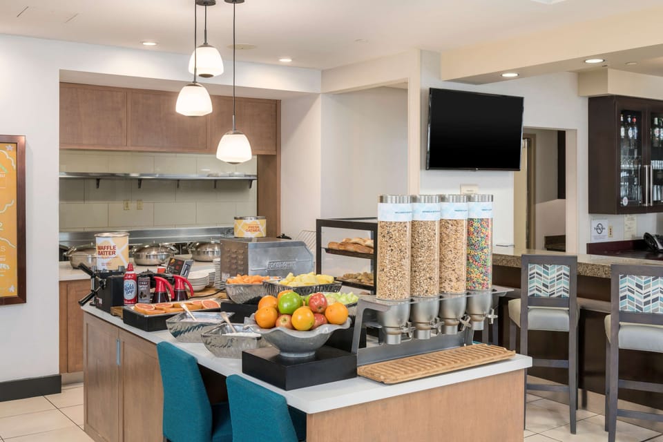 Daily cooked-to-order breakfast for a fee