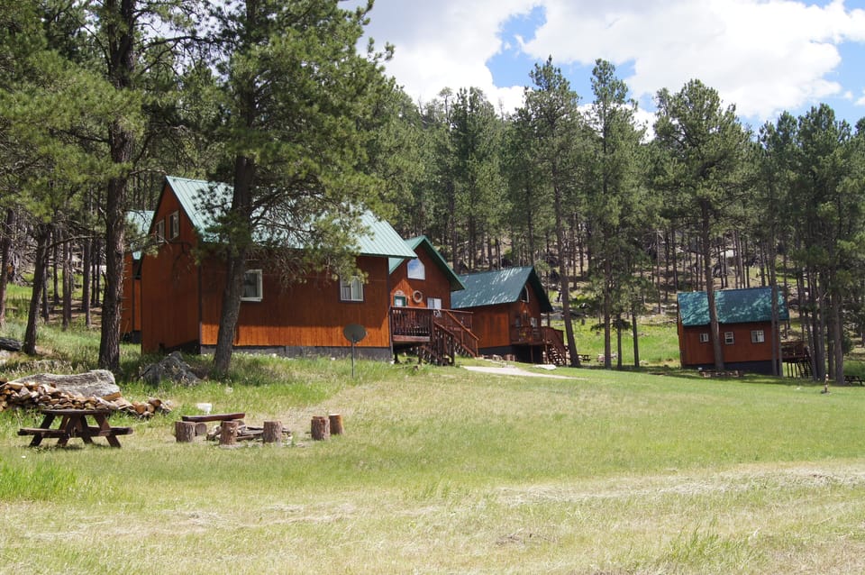 ELK HAVEN CABINS, Custer, SD (1)