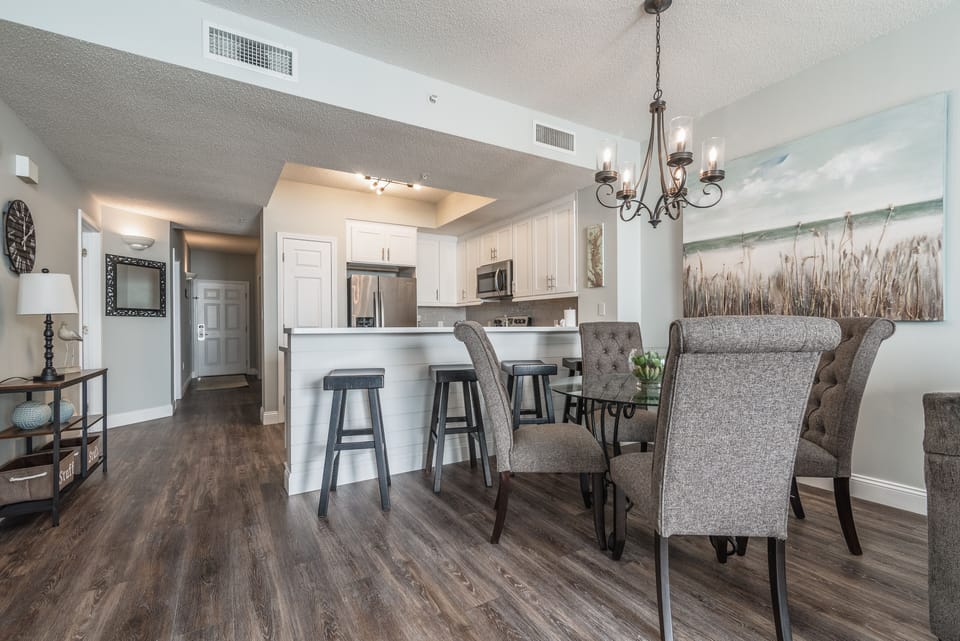 Dining/Kitchen