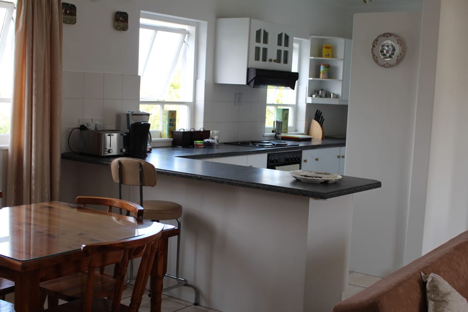 Family Apartment, 2 Bedrooms (Self Catering Flat) | Private kitchen | Microwave, coffee/tea maker, electric kettle