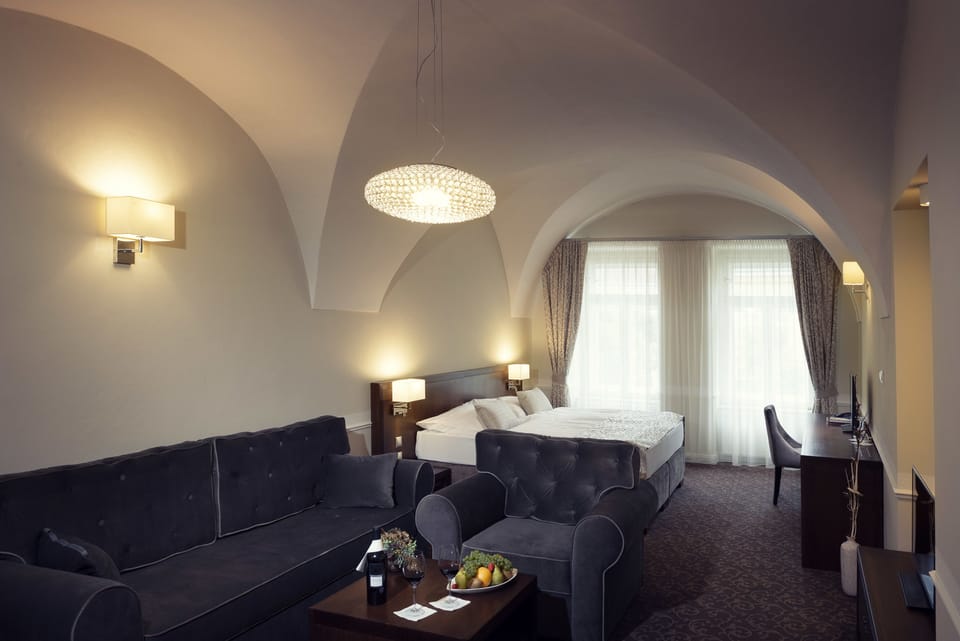 Suite | Minibar, in-room safe, desk, soundproofing
