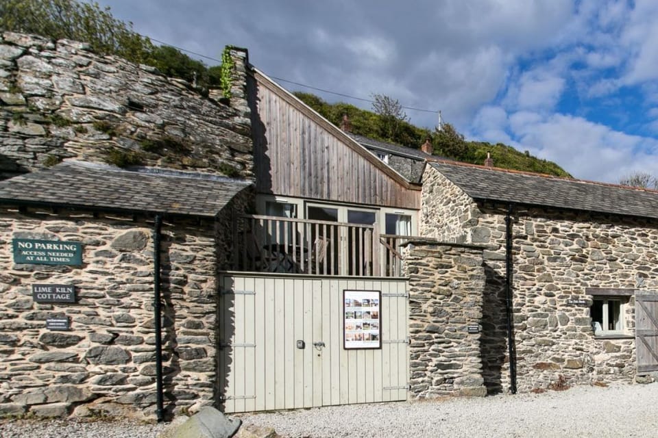Outside front of Lime Kiln