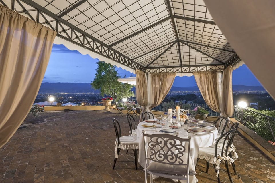 Restaurant, Property, Resort, Building, Real Estate, Table, Room, Sky, Vacation, Furniture