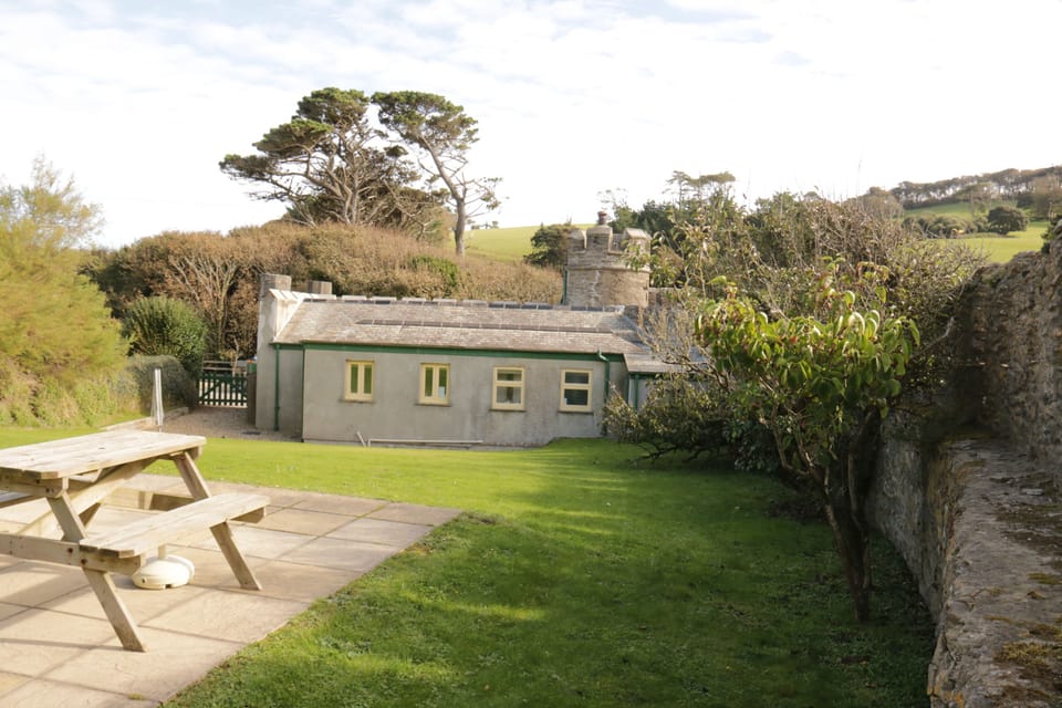 Enclosed garden