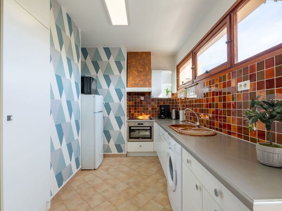Property, Cabinetry, Flowerpot, Building, Houseplant, Interior Design, Wood, Architecture, Plant