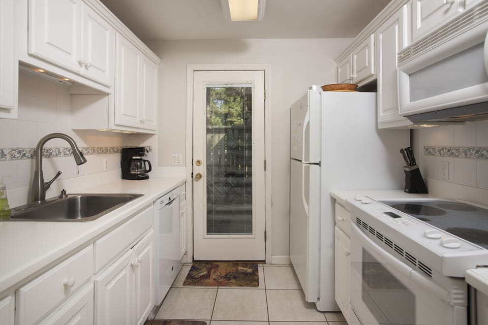 Fully equipped kitchen