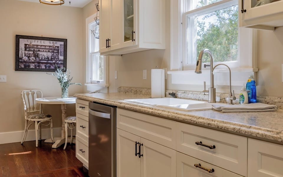 Well stocked kitchen for cooking up a hearty breakfast or picnic lunch