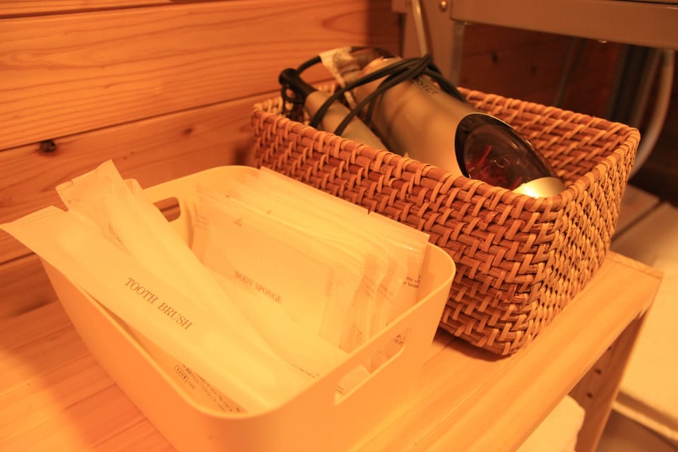 Okinawa Izumi / Secret Beautiful Cabin