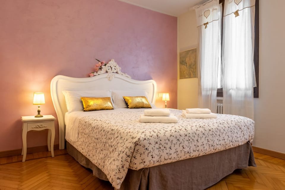 HOUSE OF ARTIST - SUPER FOR FAMILIES !! Apartment in San Marco