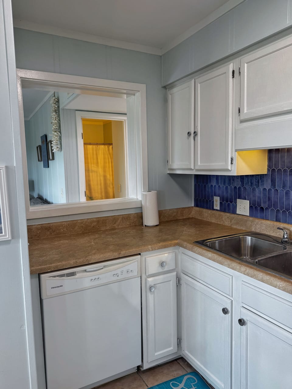 Updated kitchen with everything you need to cook at home.