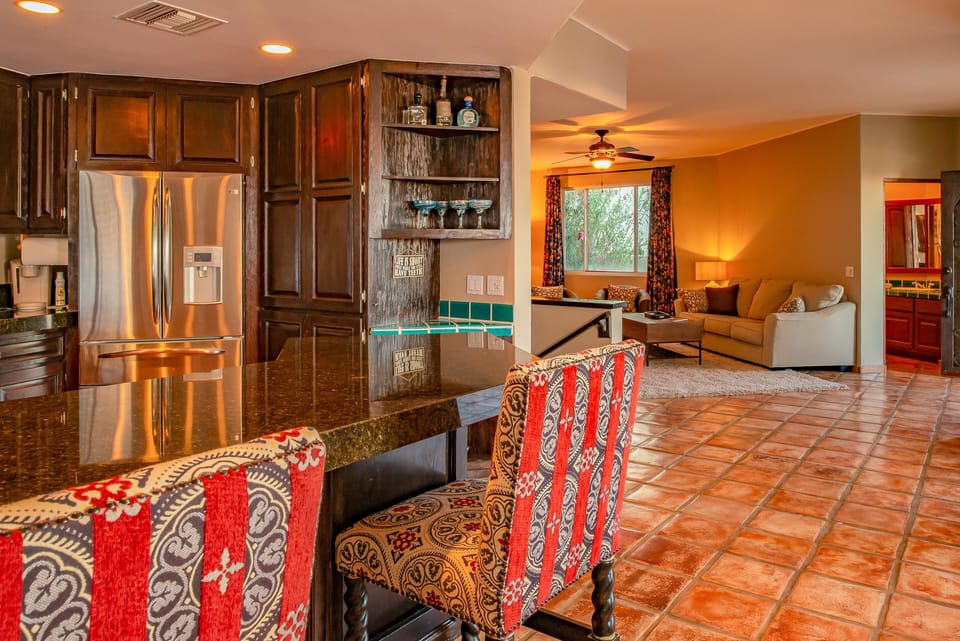 Kitchen bar