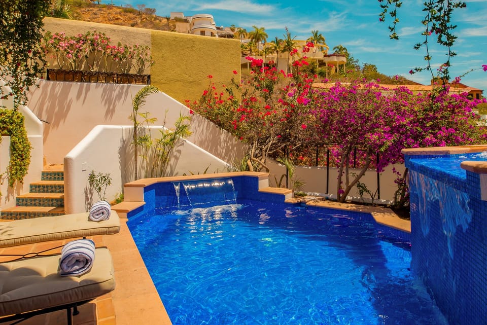 Pool waterfall