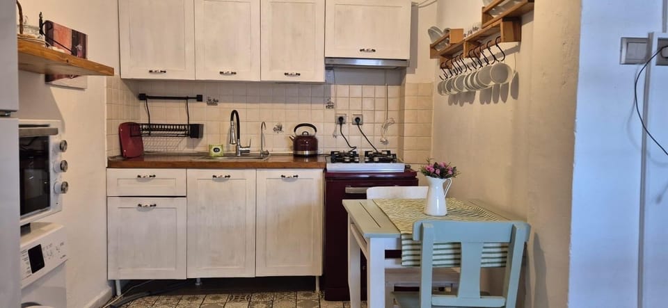 Design Duplex, Multiple Beds, Sea View | Private kitchen | Full-size fridge, oven, stovetop, dishwasher