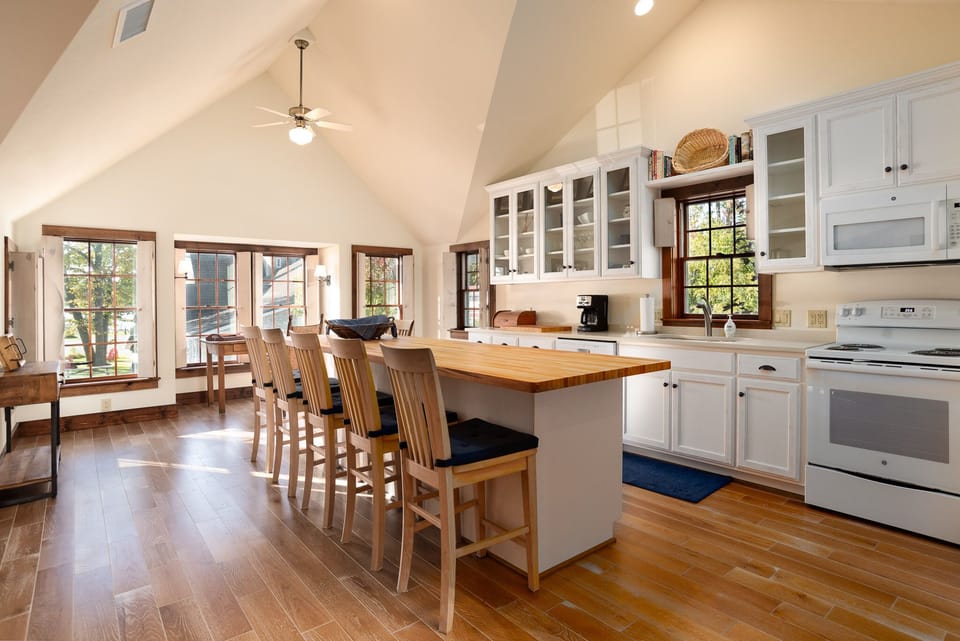 Brand new airy light and bright kitchen, fully stocked, views the water