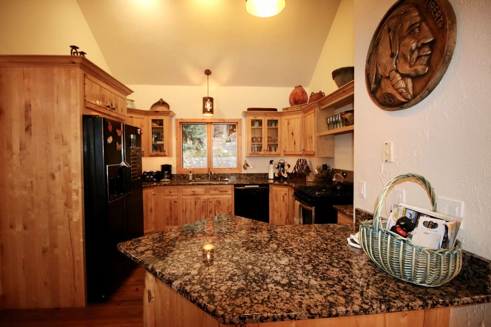 Fully appointed kitchen!