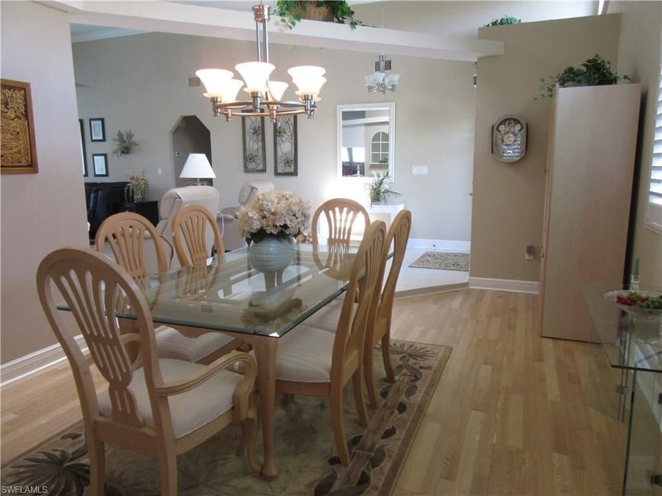 Sunken Dining Room - Watch your step