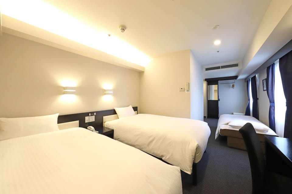 Desk, free WiFi, bed sheets