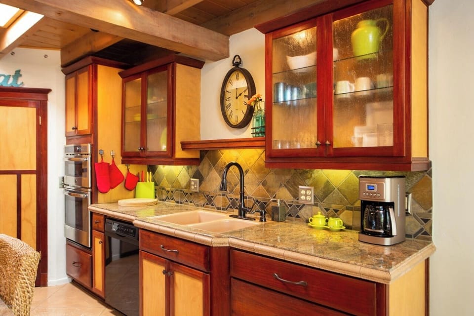 Full kitchen