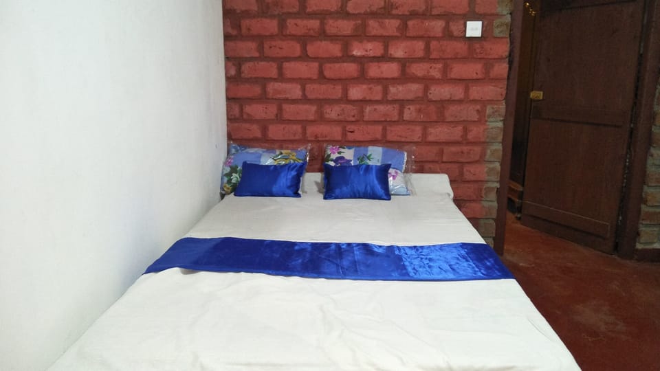 In-room safe, iron/ironing board
