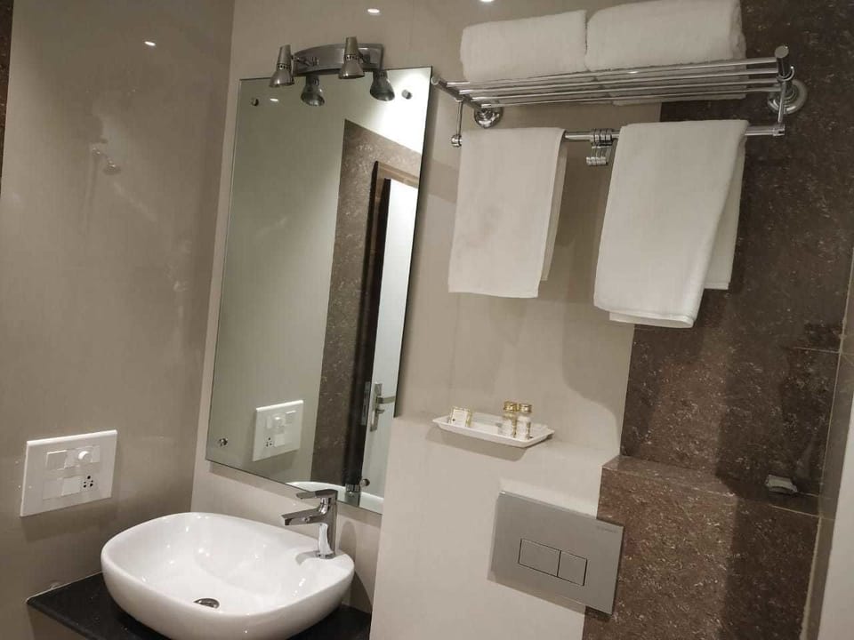 Suite | Bathroom