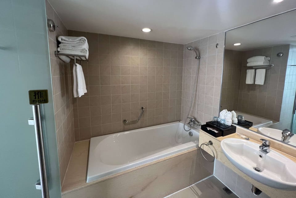 Shower, hair dryer, bathrobes, slippers