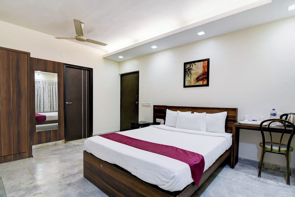 Standard Room, 1 King Bed | Free WiFi, bed sheets
