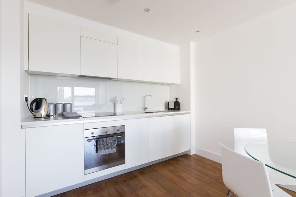 Apartment | Private kitchen | Fridge, microwave, oven, stovetop