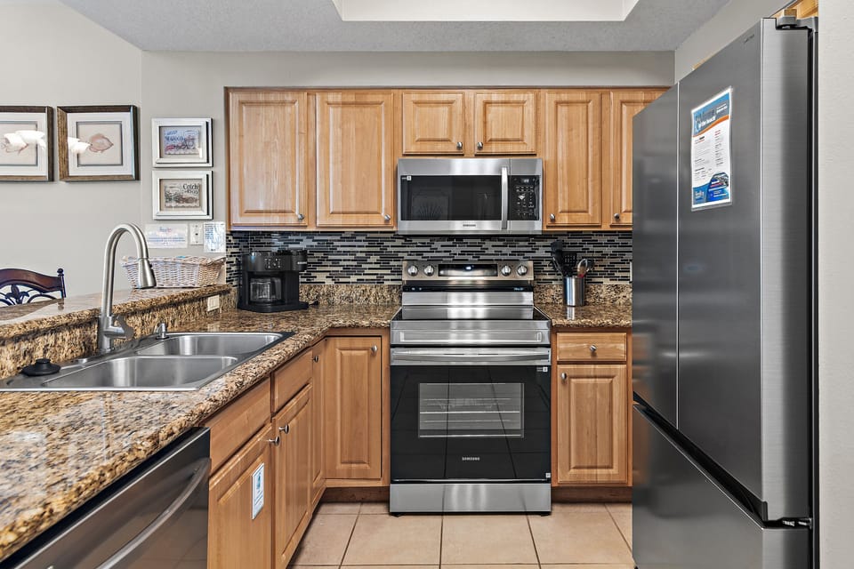 Full kitchen